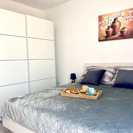 Ema Apartment プーラ エクステリア 写真