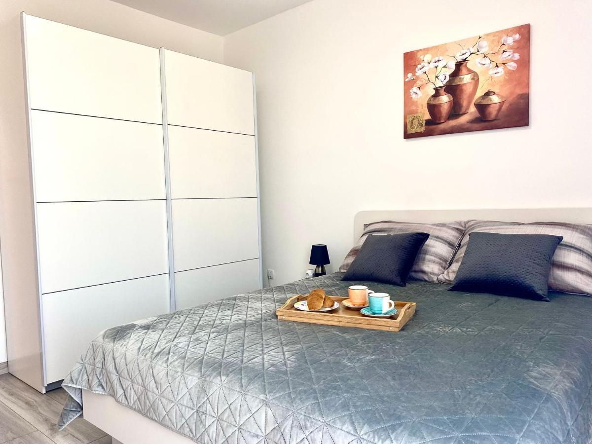 Ema Apartment プーラ エクステリア 写真