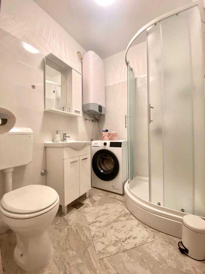 Ema Apartment プーラ エクステリア 写真