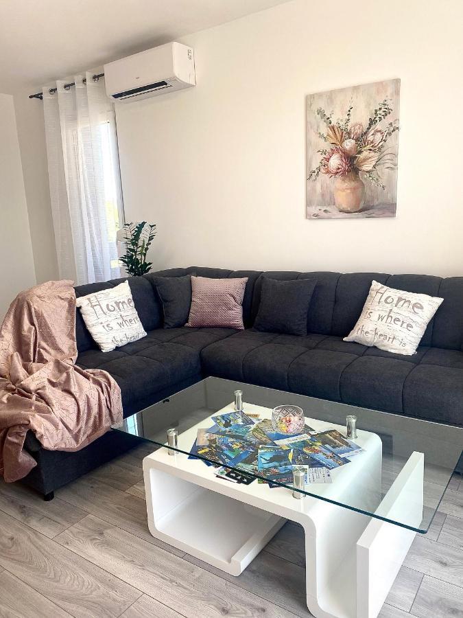 Ema Apartment プーラ エクステリア 写真