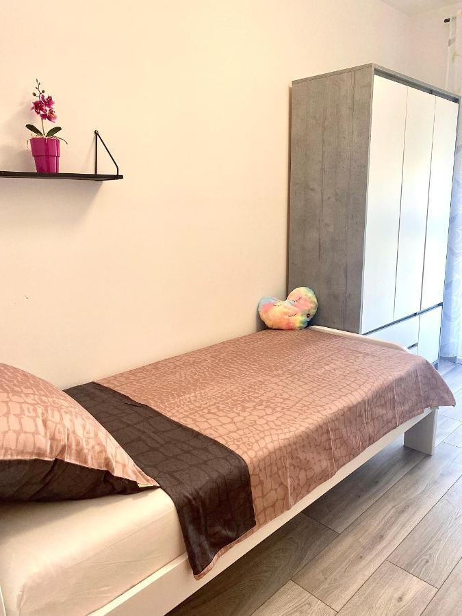 Ema Apartment プーラ エクステリア 写真