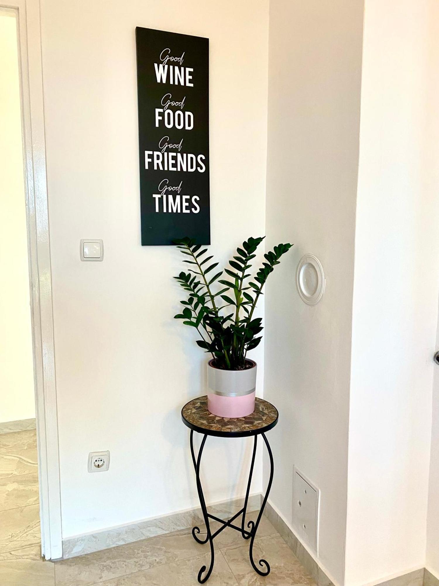 Ema Apartment プーラ エクステリア 写真